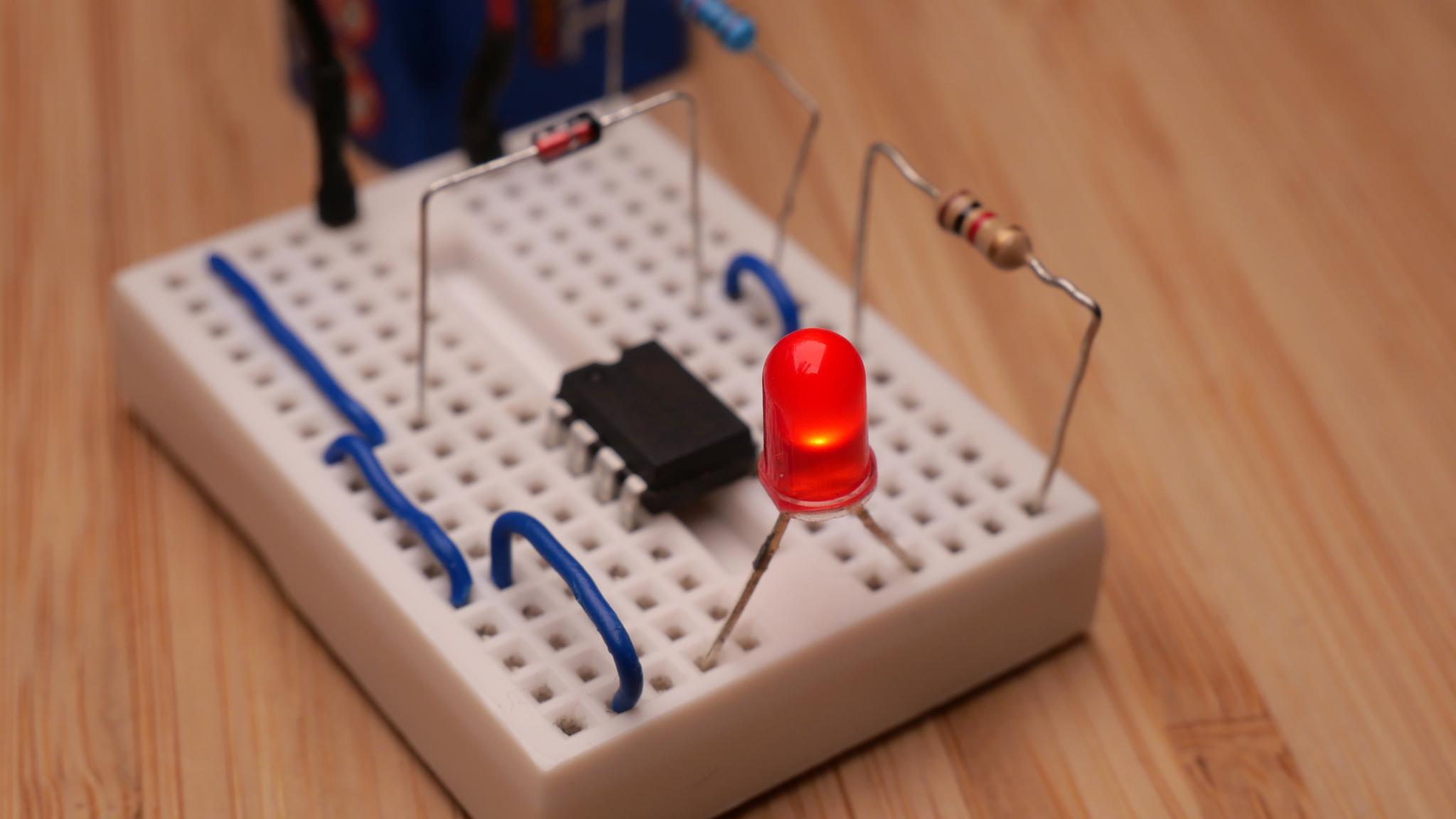 ATtiny85 blink circuit operated using a zener diode shunt regulator