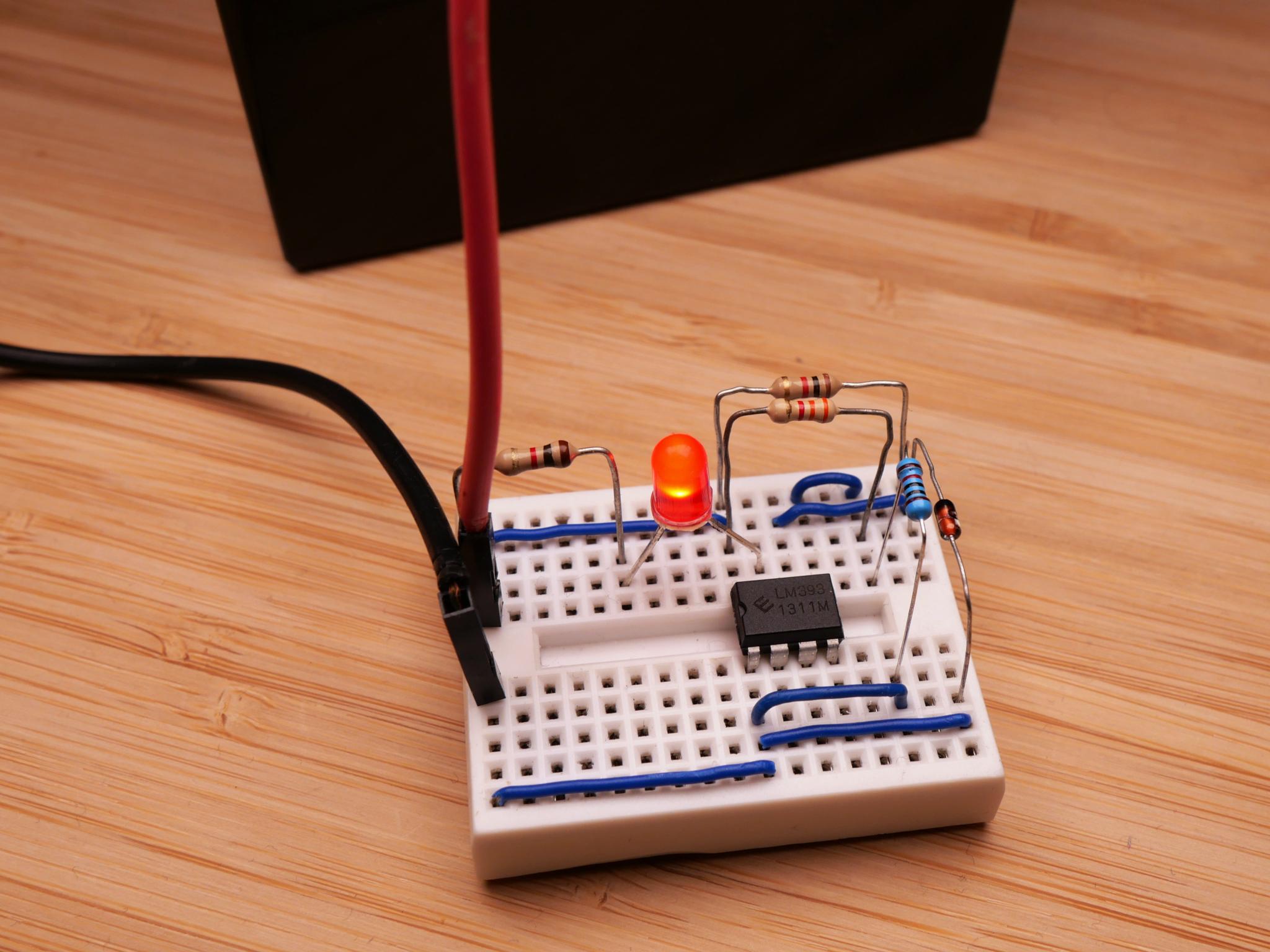 The LED lights up if the voltage drops below 12 V