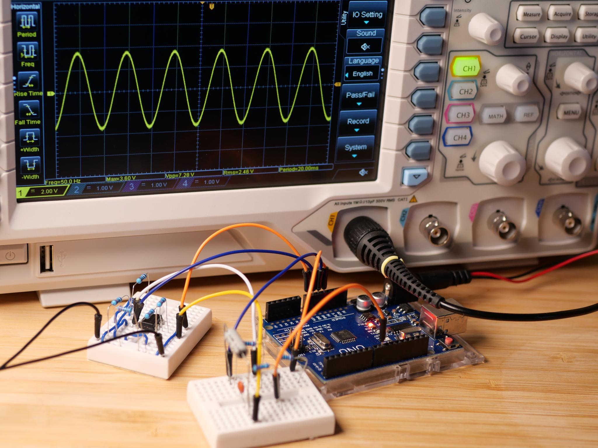 Output signal with 12 V power supply and amplification